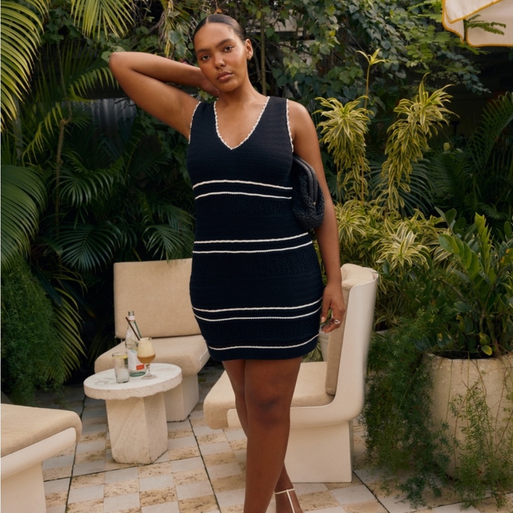 Abercrombie and Fitch black  and white  stripe sweater crochet dress